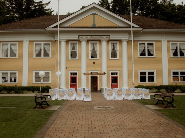 Thomas and Brittany&apos;s wedding in Fort Langley, British Columbia 10