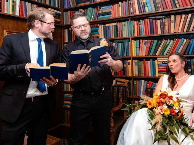 David and Crystal's wedding in Winnipeg, Manitoba 16