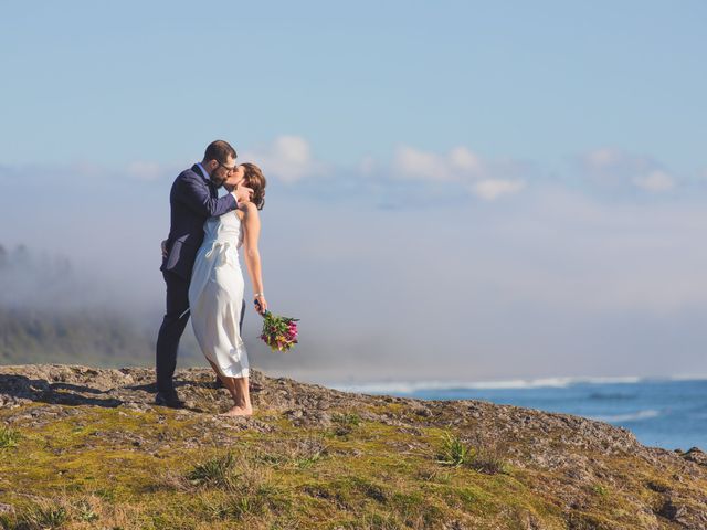 Brandon and Holly&apos;s wedding in Ucluelet, British Columbia 15