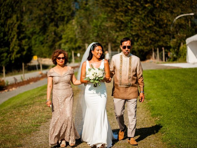 Joane and Mike&apos;s wedding in Agassiz, British Columbia 17