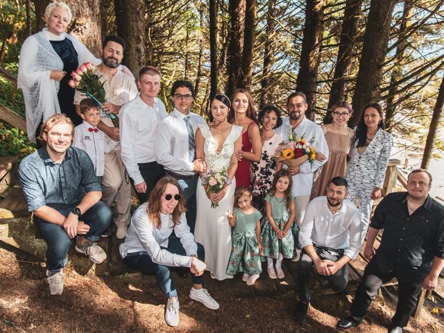 Kryrl and Yevheniia&apos;s wedding in Tofino, British Columbia 12