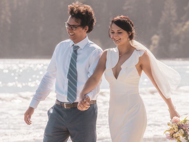 Kryrl and Yevheniia&apos;s wedding in Tofino, British Columbia 19
