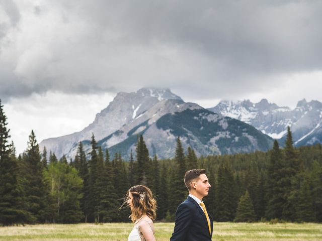 Alexis and Jordan&apos;s wedding in Banff, Alberta 15