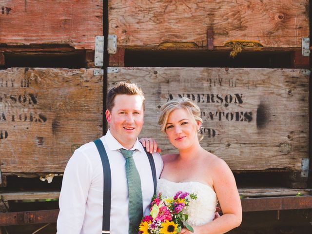 Matt and Sarah's wedding in Oliver, British Columbia 40