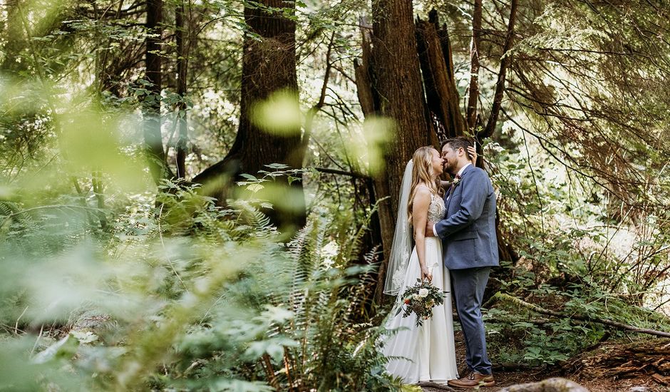 Eric and Kate's wedding in Squamish, British Columbia