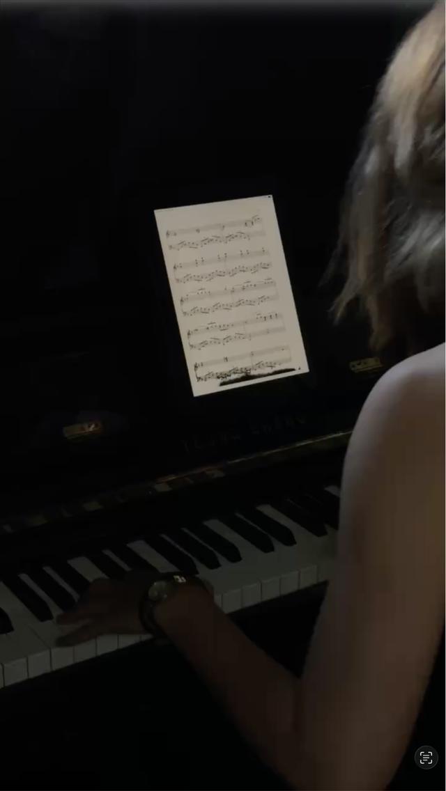 Liz Craig - Pianist - 2
