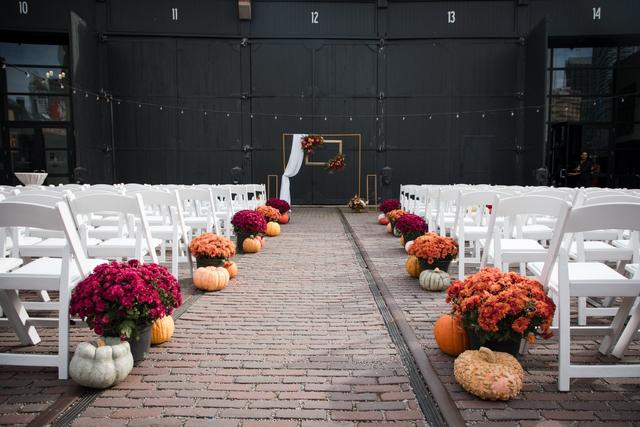 Luxe Designs - Planning, Florals, and Decor - 3