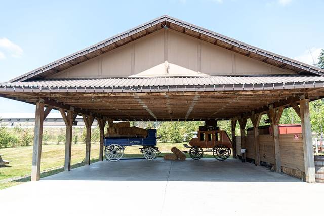 Loft Country Weddings & Carriages 2