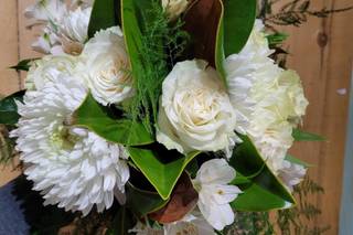 E's Flowers & Gifts by Design - 7