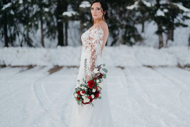 Edmonton Wedding Flowers/Petals On The Trail 5