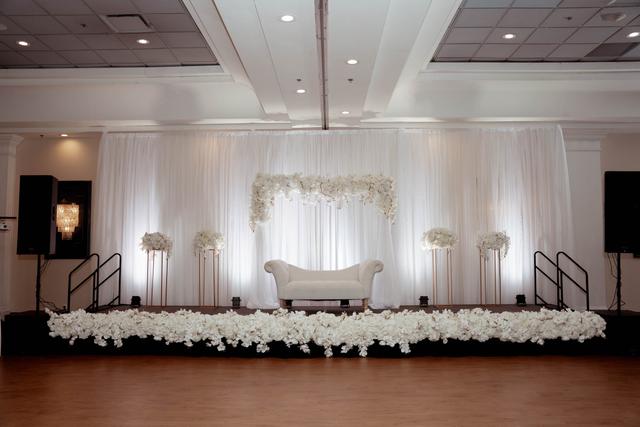 Fantasyland Hotel - 3