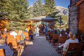 A Bear and Bison Canadian Country Inn - 8