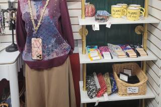 Lola's Designer Clothing - 6