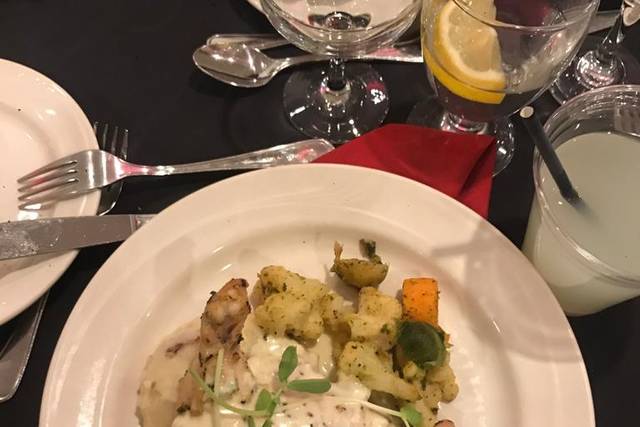 Carl's Catering The Glen 3