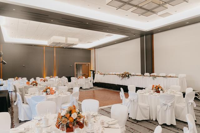 Brookstreet Hotel - 4