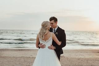 White Canvas Photo - 10