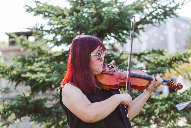 Auspicious Melody - Violinist 1
