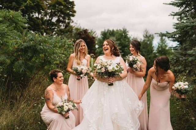Helen's Bridal and Evening Wear 3
