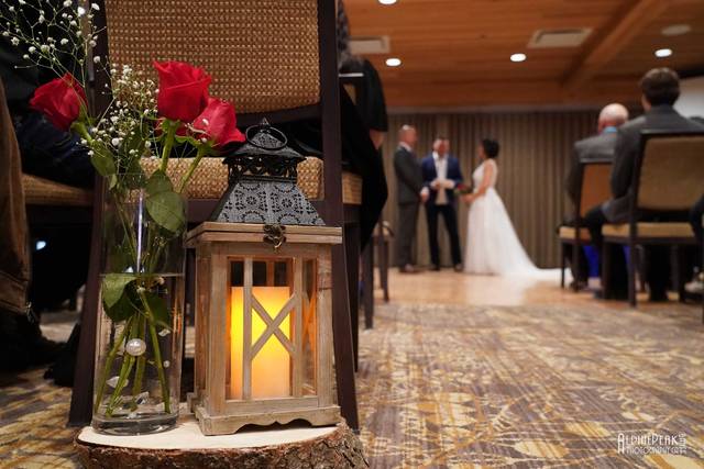 Moose Hotel & Suites 4