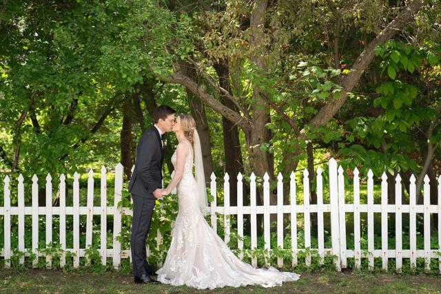 Bella's Brides - Bridal Store - 1