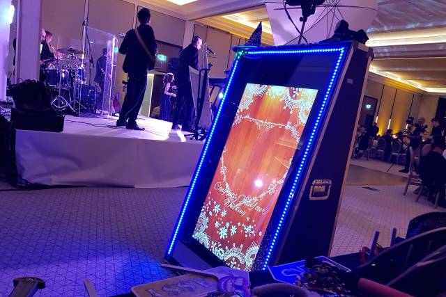 Magic Mirror Photo Booth Montreal 2