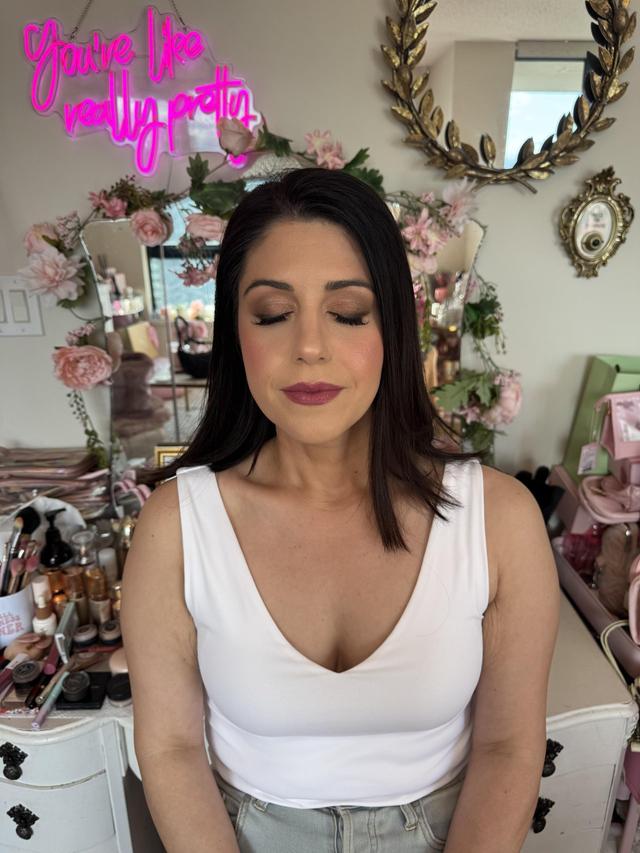 Jasmine Hoffman Makeup Artist - 1