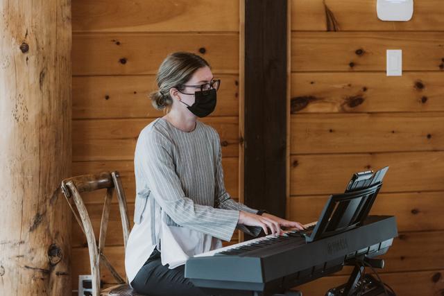 Liz Craig - Pianist - 1