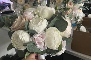 Honor & Grace Floral Design - 17