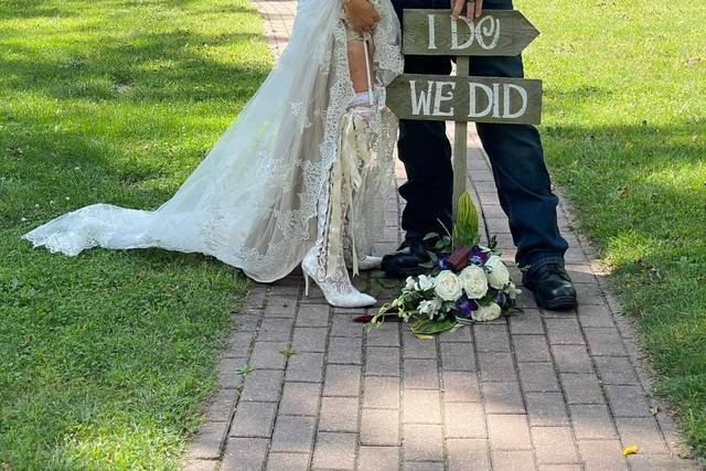 Elope Niagara's Little Log Wedding Chapel 1