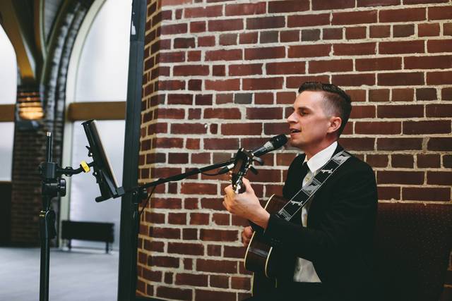 Jeff Biggar - Singer/Guitarist 5
