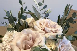 Blue Lakes floral design - 13