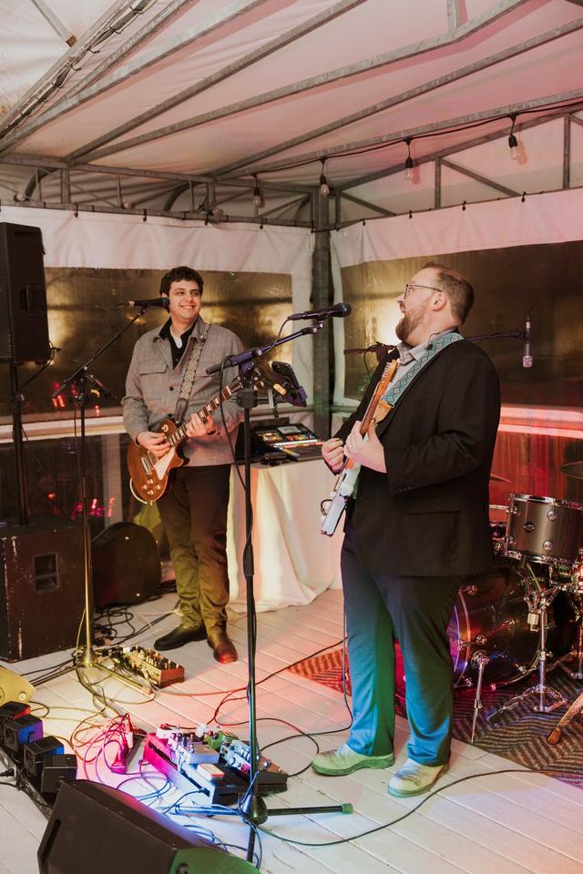 Avenue Inn | Wedding Band - 2