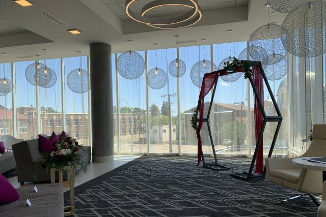 DoubleTree by Hilton Downtown Edmonton 2