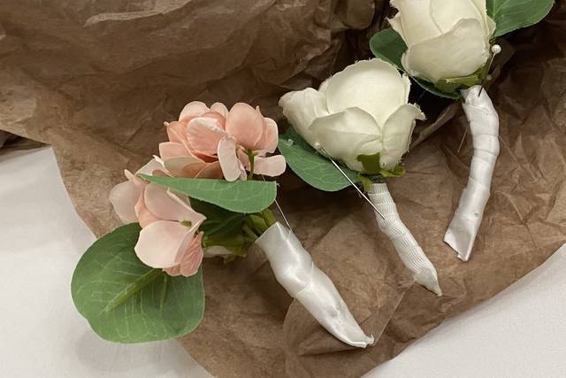 Beautiful Linen Rentals and Design 4