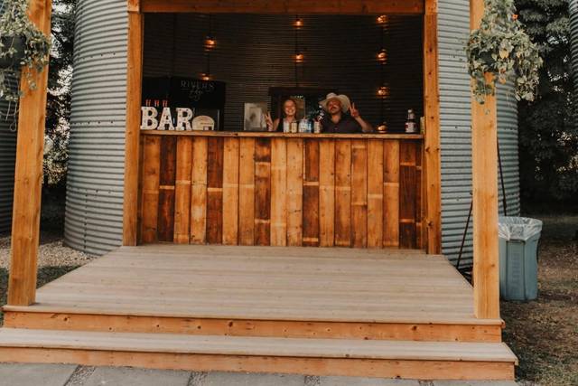 Brewsisters Mobile Bartending Service 1