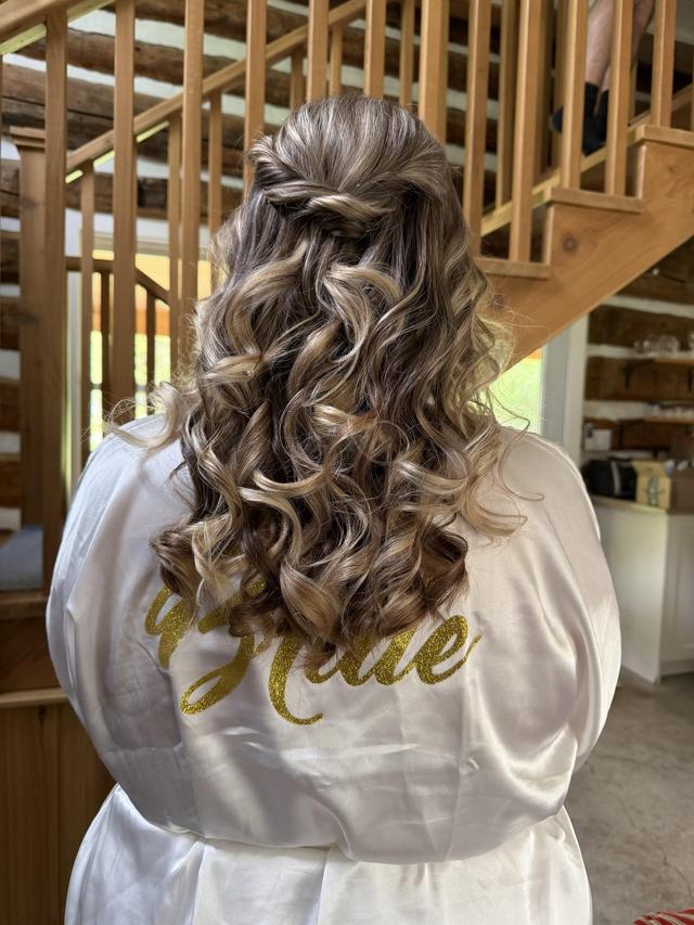 Richardson Hair Design - 1