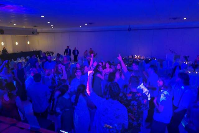 2 Buddies DJ Services 3