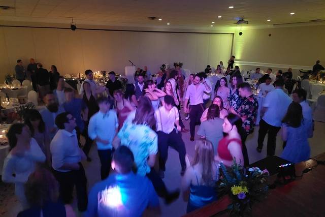2 Buddies DJ Services 4