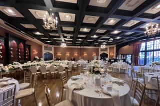 Luxe Designs - Planning, Florals, and Decor - 11