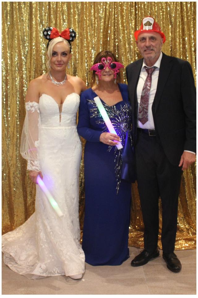 SELFLASH PHOTO BOOTHS - 1