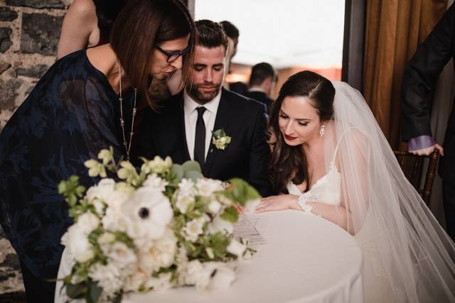 Mariages à Bras Ouverts: Célébrant Montreal-Quebec Officiant 4