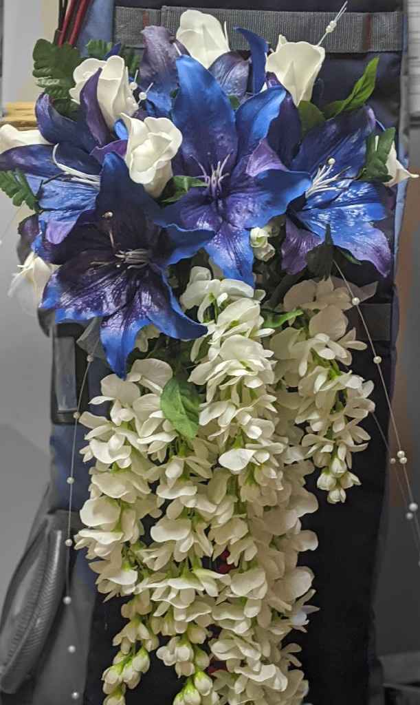 Flowers? Should i diy or just buy them? - 1