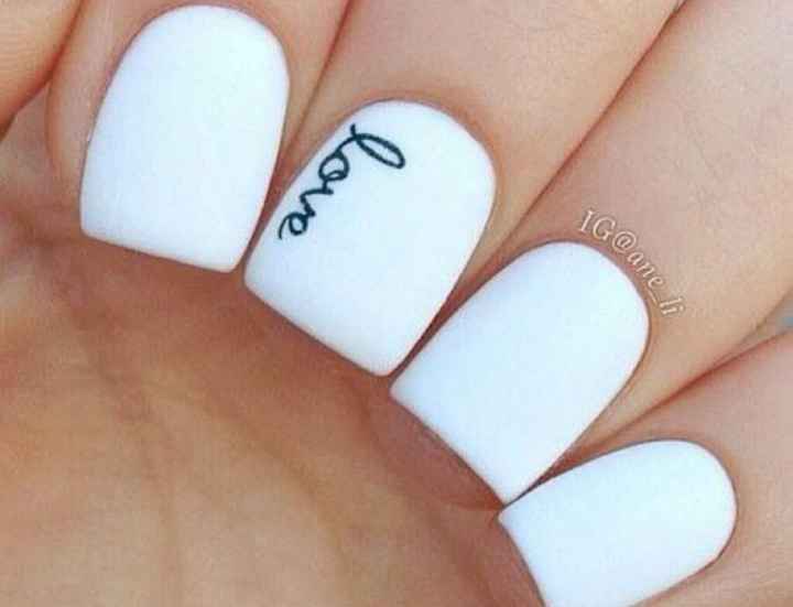 8 manicures in white - 1