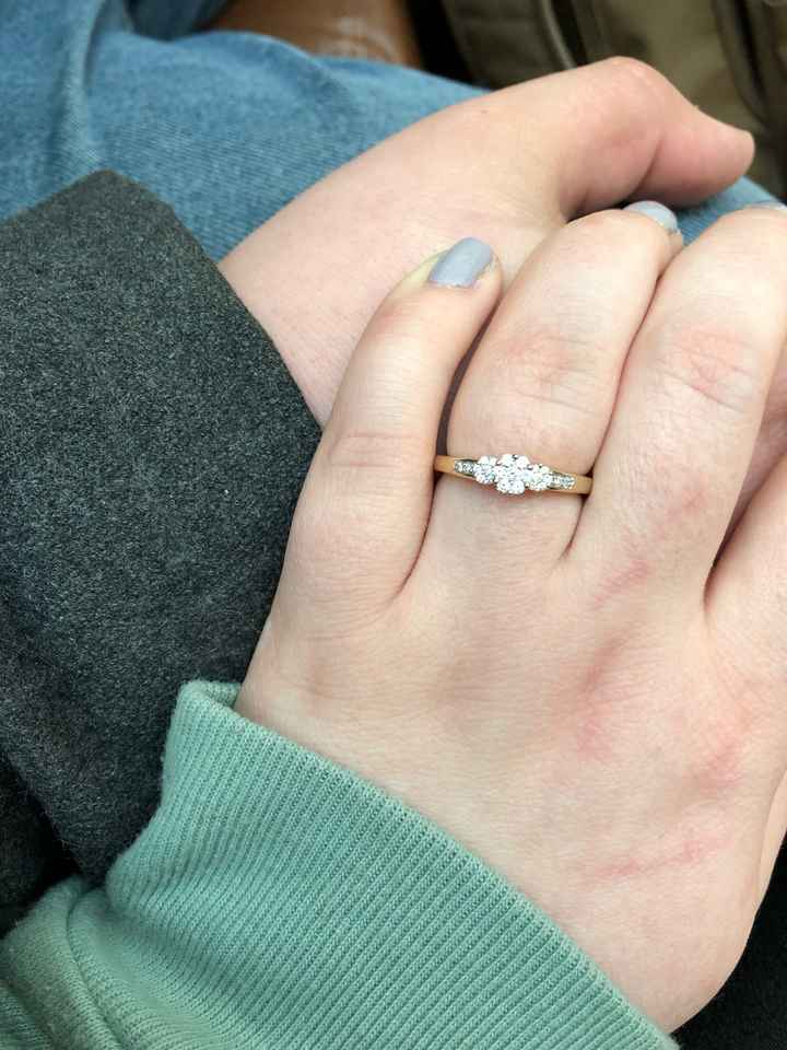 What shape is your engagement ring? 💍 - 1