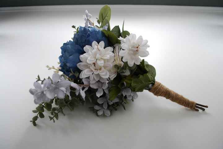 Toss Away Bridal Bouquet