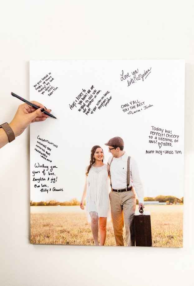 Example - Canvas Guest Book