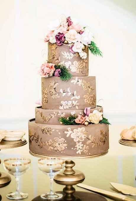 Gold Painted Cake