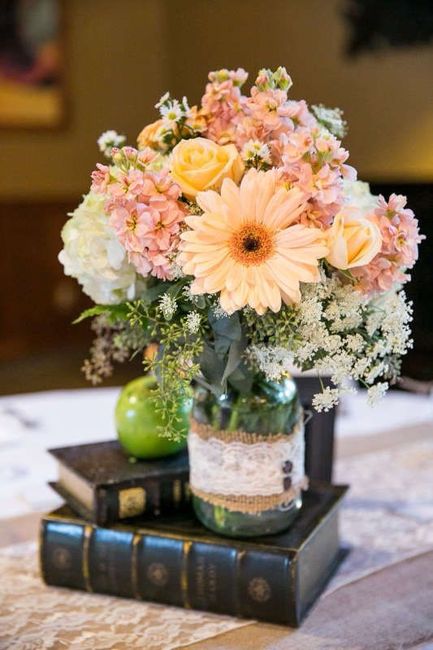 White or Colorful: Centerpieces? 5