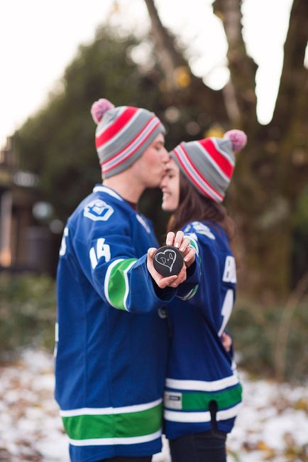 Hockey-Themed Engagement Pictures! 2