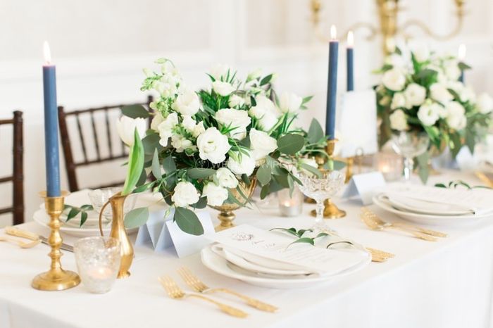 White or Colourful: Table Linens? 1